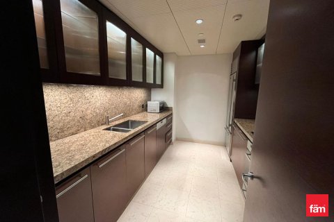 Müüa korter asukohaga Downtown Dubai (Downtown Burj Dubai), AÜE: 2 magamistoaga, 152.3 m² Nr 645877 - pilt 16