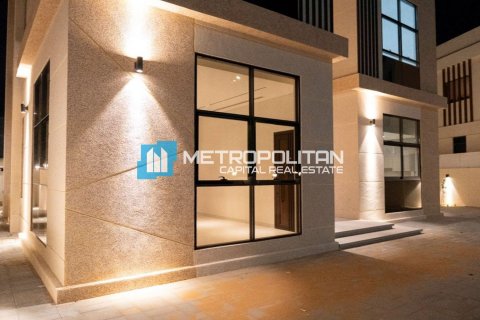 Huvila Yas Island, Abu Dhabi, Arabiemiraatit 5 makuuhuonetta, 672.1 m2 № 690667 - kuva 14