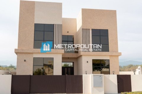Huvila Yas Island, Abu Dhabi, Arabiemiraatit 5 makuuhuonetta, 672.1 m2 № 690667 - kuva 1