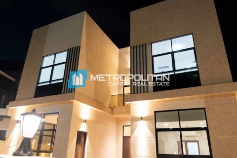 Huvila Yas Island, Abu Dhabi, Arabiemiraatit 5 makuuhuonetta, 672.1 m2 № 690667 - kuva 13