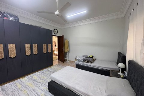 Vilă de vânzare în Ras Al Khaimah, EAU 7 dormitoare, 768 mp.  №735247 - poză 11