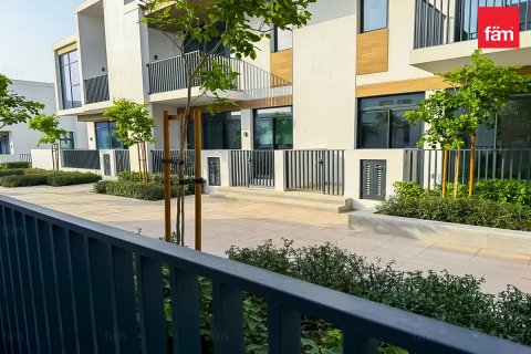 Vilă de închiriat în Dubai, EAU 3 dormitoare, 125 mp. №739800 - poză 16
