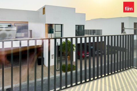 Vilă de închiriat în Dubai, EAU 3 dormitoare, 125 mp. №739800 - poză 6