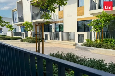 Villa Dubaijā, AAE 3 istabas, 125 m2 Nr. 739800
