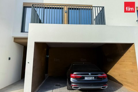 Vilă de închiriat în Dubai, EAU 3 dormitoare, 125 mp. №739800 - poză 9