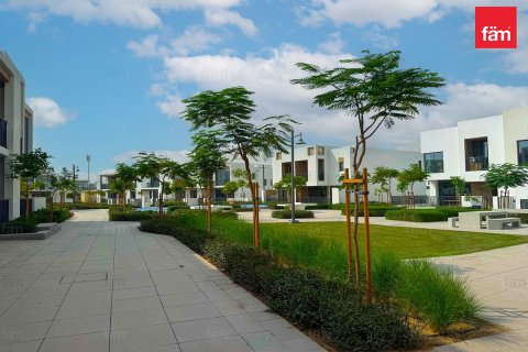 Vilă de închiriat în Dubai, EAU 3 dormitoare, 125 mp. №739800 - poză 17