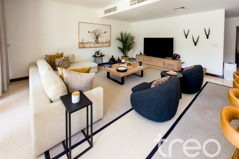 Villa in Arabian Ranches, Dubai, UAE 5 bedrooms, 450.49 sq.m. № 753620 - photo 4