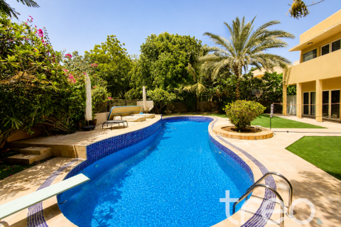 Villa in Arabian Ranches, Dubai, UAE 5 bedrooms, 450.49 sq.m. № 753620