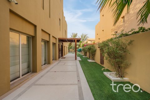 Villa in Arabian Ranches, Dubai, UAE 7 bedrooms, 505.67 sq.m. № 753618 - photo 23