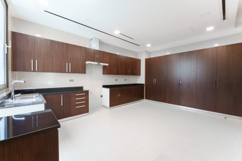 Villa in Shakhbout City, Abu Dhabi, UAE 6 bedrooms, 2157.91 sq.m. № 750411 - photo 29