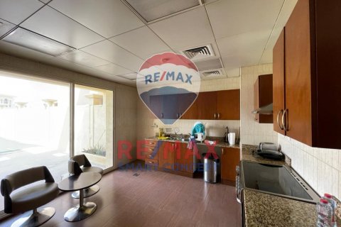 Maison de ville à vendre à  Baniyas, Abu Dhabi, EAU 3 chambres, 371.6 m2 № 532276 - photo 6