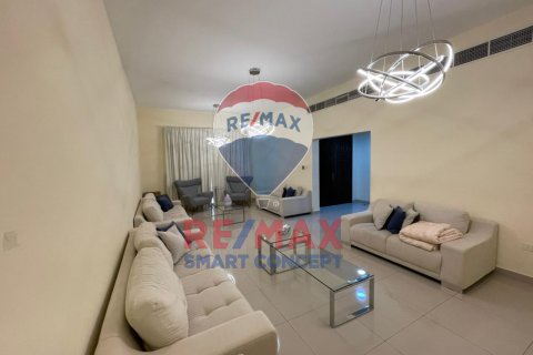 Baniyas, Abu Dhabi, UAE의 타운하우스 침실 3개, 371.6제곱미터 번호 532276