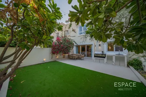 Villa til salg i The Lakes, Dubai, UAE 3 soveværelser, 245 kvm № 738062 - foto 18