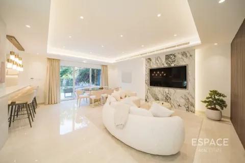Villa til salg i The Lakes, Dubai, UAE 3 soveværelser, 245 kvm № 738062 - foto 2