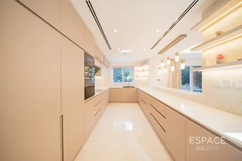 Villa til salg i The Lakes, Dubai, UAE 3 soveværelser, 245 kvm № 738062 - foto 7