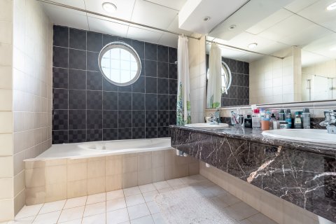 Villa te koop in Jumeirah Islands, Dubai, VAE 4 slaapkamers, 488 vr.m., nr 766128 - foto 8