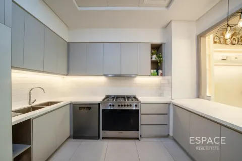 Vila v Al Furjan, Dubai, SAE 3 spálne, 244 m2 č. 737779 - Fotografia 8