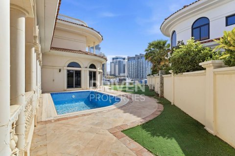 Vila u gradu Palm Jumeirah, Dubai, UAE 6 spavaće sobe, 1245.37 m2 Br. 767030 - Slika 3