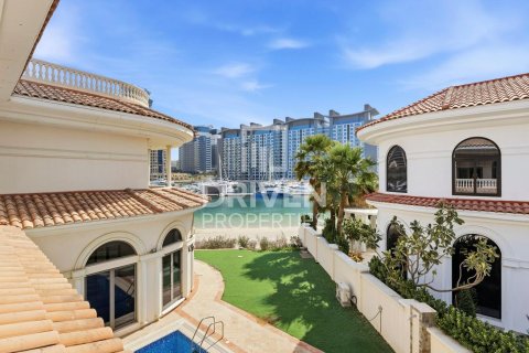 Vila u gradu Palm Jumeirah, Dubai, UAE 6 spavaće sobe, 1245.37 m2 Br. 767030 - Slika 30