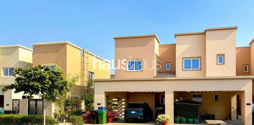 Таунхаус в Dubai Land, Дубай, ОАЭ 4 спальни, 206м2 № 626019