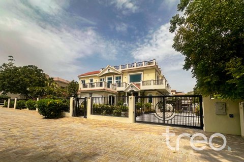 The Villa、Dubai、UAEにあるヴィラ 7ベッドルーム、641.03 m2 No733433