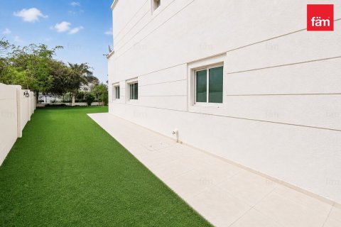 Villa para arrendamento em Dubai, EAU 4 quartos, 501.5 m2 № 738943 - foto 23