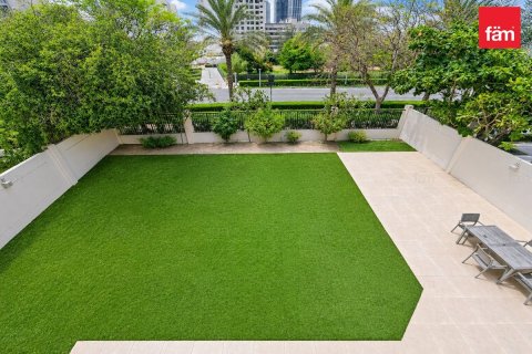 Villa para arrendamento em Dubai, EAU 4 quartos, 501.5 m2 № 738943 - foto 20