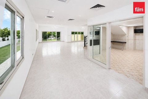 Villa para arrendamento em Dubai, EAU 4 quartos, 501.5 m2 № 738943 - foto 6
