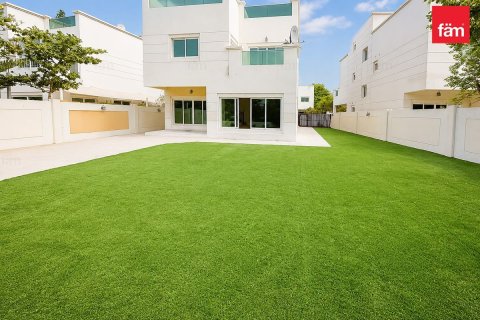 Villa para arrendamento em Dubai, EAU 4 quartos, 501.5 m2 № 738943 - foto 22