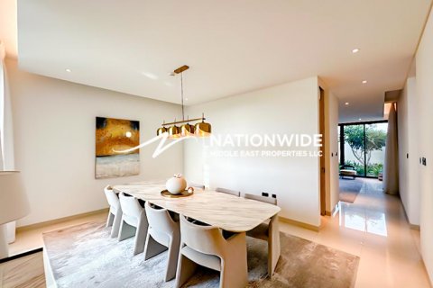 Villa till försäljning i Abu Dhabi, UAE 4 sovrum, 465 kvm Nr. 595630 - fotografi 8