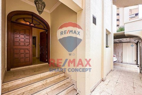 Villa asukohaga Airport Road, Abu Dhabi, AÜE: 4 magamistoaga, 474 m² Nr 532232