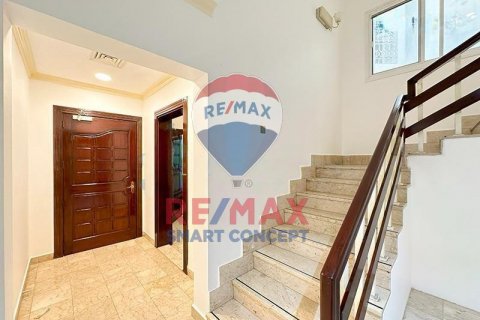 Villa asukohaga Airport Road, Abu Dhabi, AÜE: 4 magamistoaga, 443.1 m² Nr 532237
