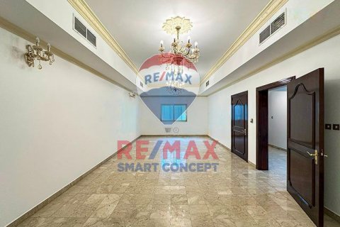 Villa à louer à Airport Road, Abu Dhabi, EAU 4 chambres, 443.1 m2 № 532237 - photo 8