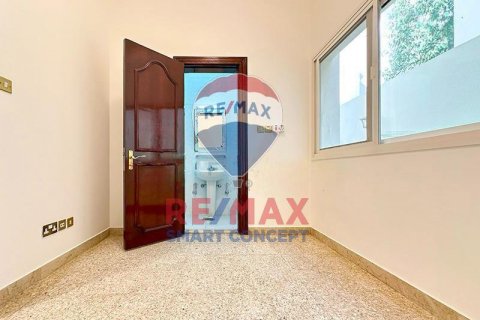 Villa à louer à Airport Road, Abu Dhabi, EAU 4 chambres, 443.1 m2 № 532237 - photo 13