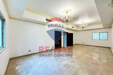 Villa à louer à Airport Road, Abu Dhabi, EAU 4 chambres, 443.1 m2 № 532237 - photo 7