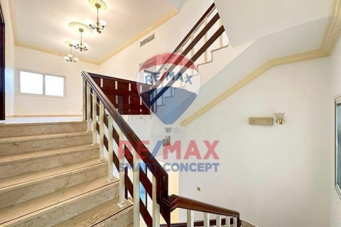 Villa à louer à Airport Road, Abu Dhabi, EAU 4 chambres, 443.1 m2 № 532237 - photo 6