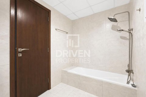 Apartmen di Jumeirah Lake Towers, Dubai, UAE 3 bilik tidur, 106.47 meter persegi № 757191 - foto 11