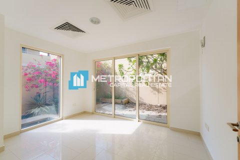 Villa till försäljning i Al Raha Gardens, Abu Dhabi, UAE 3 sovrum, 324.4 kvm Nr. 651971 - fotografi 2