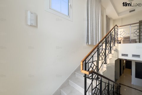 Vila u gradu Dubai, UAE 3 spavaće sobe, 574.9 m2 Br. 660508 - Slika 6