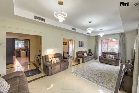 Vila u gradu Dubai, UAE 3 spavaće sobe, 574.9 m2 Br. 660508 - Slika 3