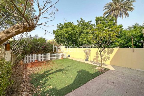 Vila v The Lakes, Dubai, SAE 3 spálne, 257 m2 č. 626631 - Fotografia 12