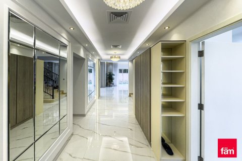 Villa in Dubai, UAE 4 bedrooms, 468.5 sq.m. № 753270 - photo 10