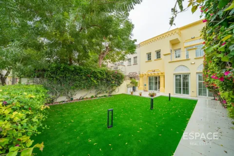 Villa asukohaga The Springs, Dubai, AÜE: 3 magamistoaga, 237 m² Nr 738416