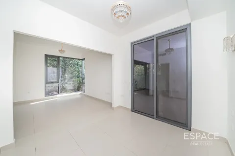 Villa en alquiler en Dubai Hills Estate, Dubai, EAU 4 dormitorios, 340 m2 № 738414 - foto 6