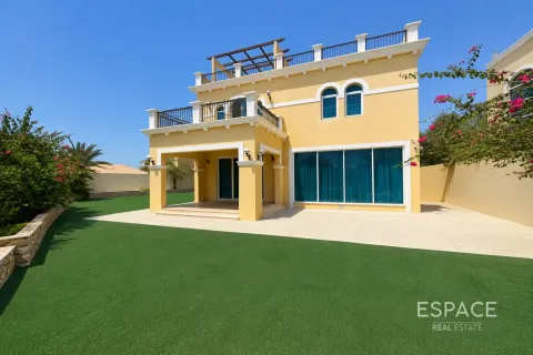 Villa a Jumeirah Park, Dubai, EAU 4 camere da letto, 455 mq. № 738168