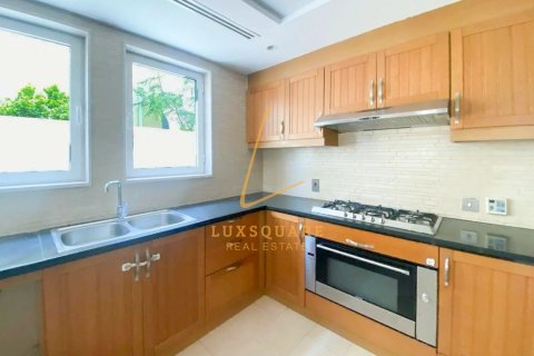 Villa in Jumeirah Park, Dubai, UAE 3 bedrooms, 700 sq.m. № 726144 - photo 5