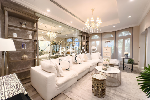 Villa à vendre à  Palm Jumeirah, Dubai, EAU 3 chambres, 423.5 m2 № 499611 - photo 2