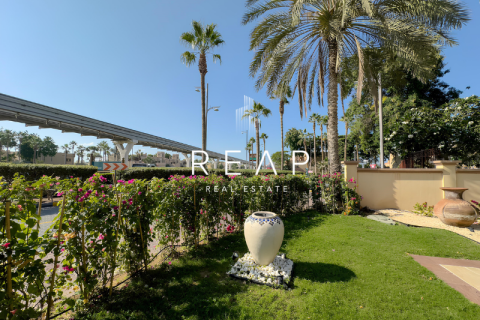 Villa à vendre à  Palm Jumeirah, Dubai, EAU 3 chambres, 423.5 m2 № 499611 - photo 23