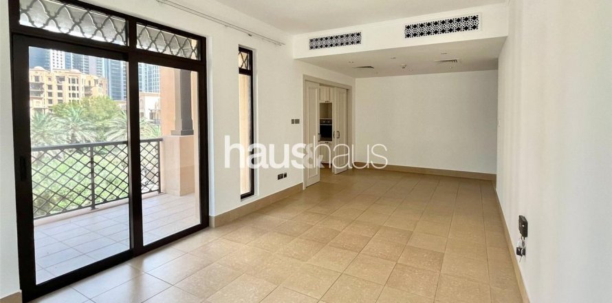 Apartmen di Old Town, Dubai, UAE 1 bilik tidur, 90 meter persegi № 626596