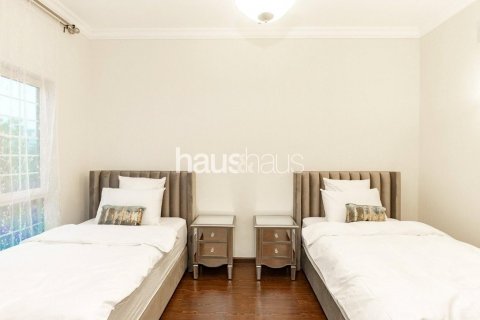 Villa in Jumeirah Islands, Dubai, UAE 4 bedrooms, 491 sq.m. № 626691 - photo 10